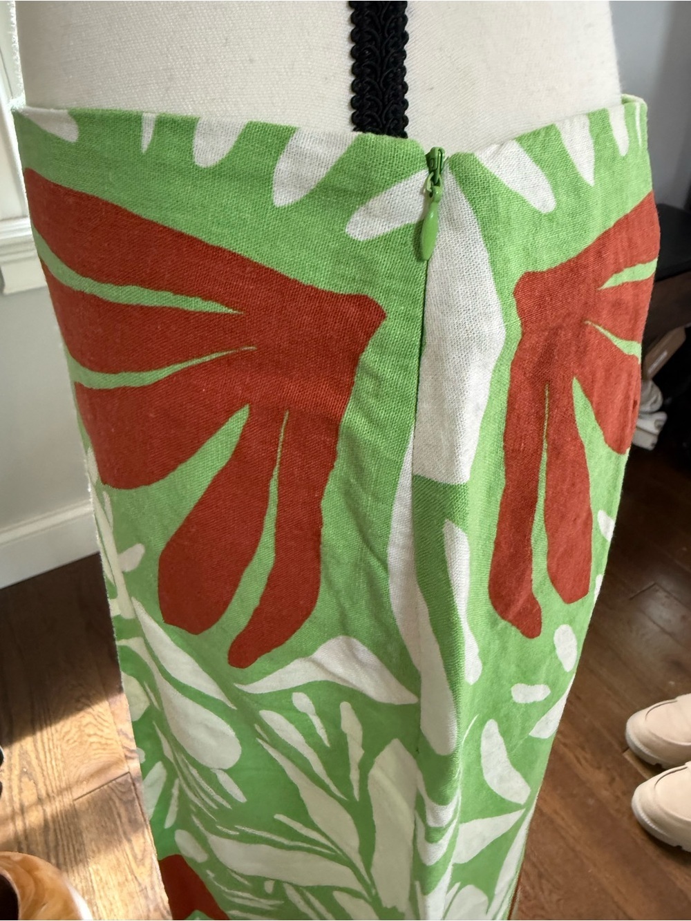 Maison D’ Amelie Green Linen Blend Floral Midi Skirt with Red Accents - Picture 4 of 8